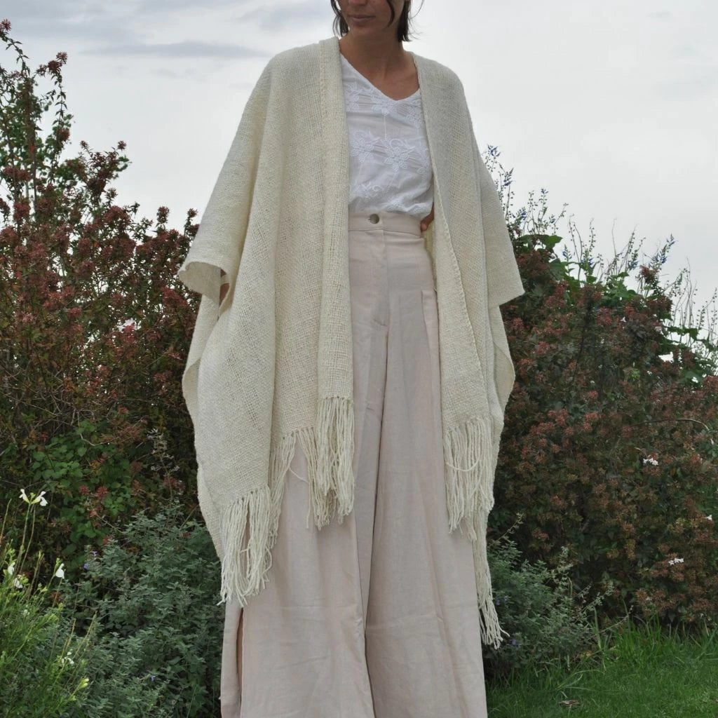 Ruana Irupé – Natural (Crudo)